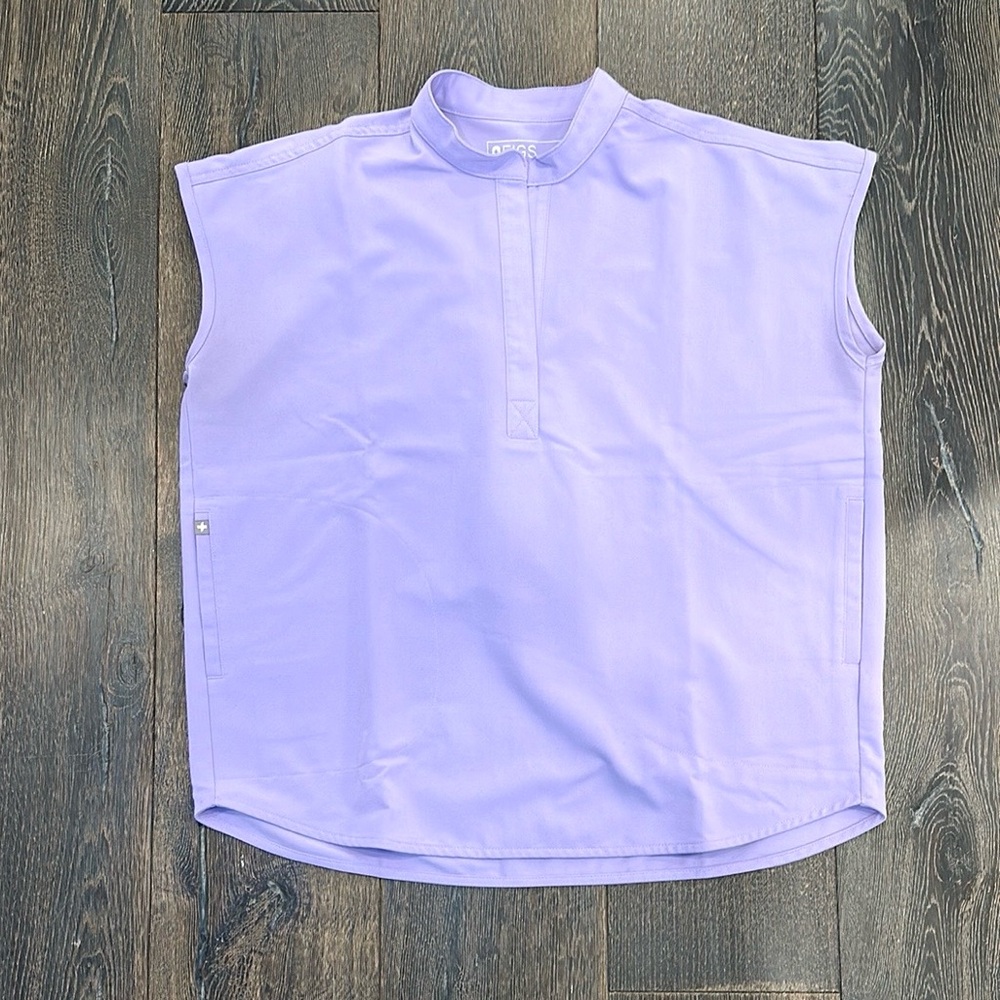 FIGS Women’s Rafaela Oversized Scrub Top - Lavender Dew